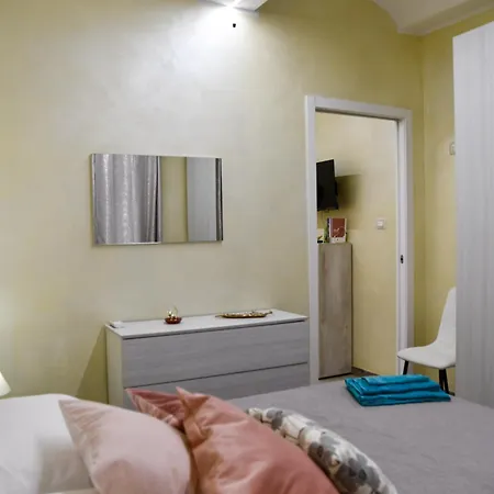 Ca La Perla-parcheggio Gratuito,wi-fi,terrazzino E Aria Condizionata Apartment