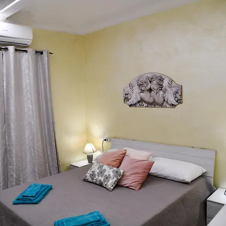 Apartment Ca La Perla-parcheggio Gratuito,wi-fi,terrazzino E Aria Condizionata