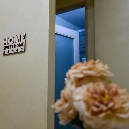 Apartment Ca La Perla-parcheggio Gratuito,wi-fi,terrazzino E Aria Condizionata Asti