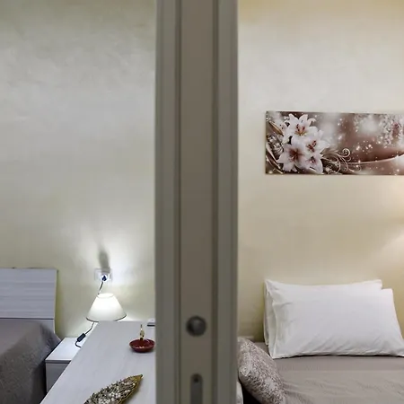 Ca La Perla-parcheggio Gratuito,wi-fi,terrazzino E Aria Condizionata Asti