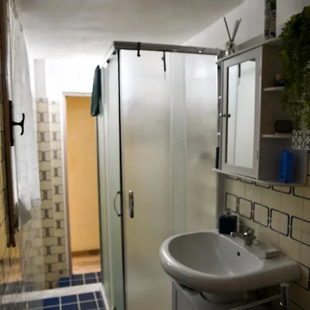 Ca La Perla-parcheggio Gratuito,wi-fi,terrazzino E Aria Condizionata Apartmán *